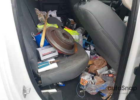 2017 Ram 1500 Express 4X2 6'4 Box из США, поврежденный, VIN 1C6RR6FT9HS610021